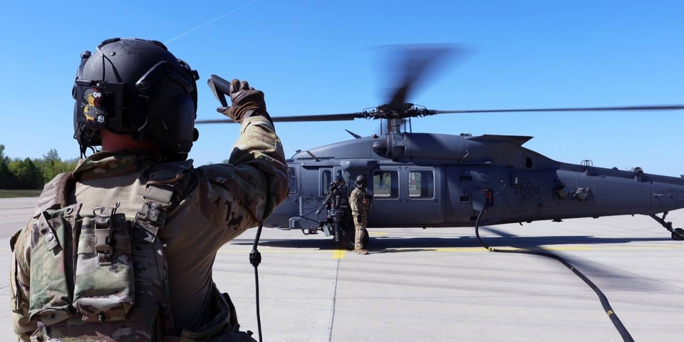 Amerikai helikopterek gyakorlatoznak Pápán — Különleges műveleteket is végrehajtanak