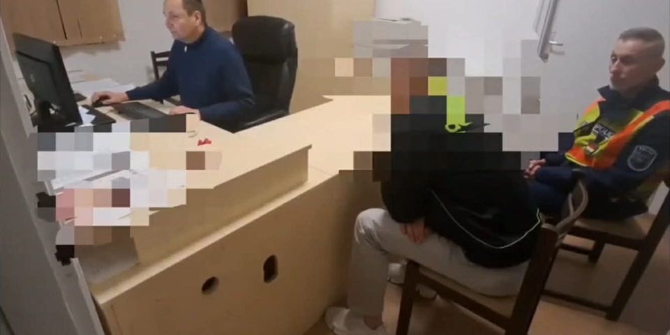 Rendszeresen bántalmazta élettársát - Őrizetben a pápai férfi (Videóval)