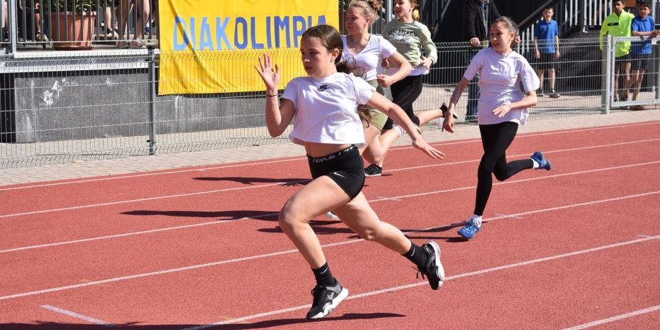 Több száz induló az atlétika diákolimpián