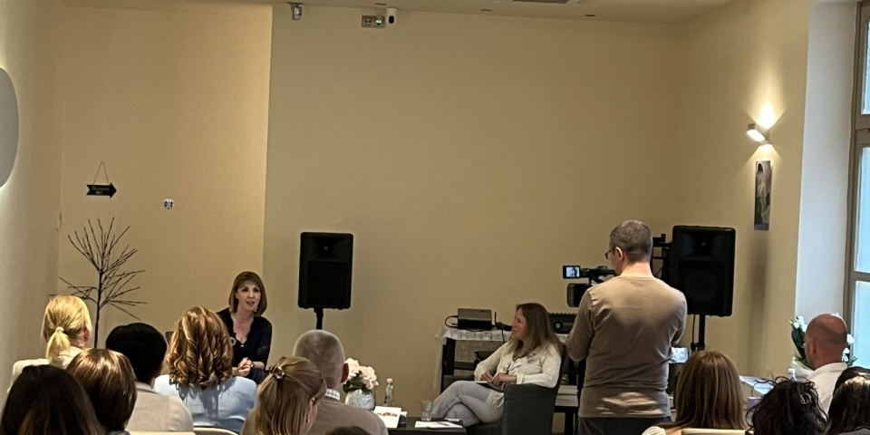 Biztos alapok gyermekünk harmonikus fejlődéséhez — Szalóky-Szekeres Petra gyógypedagógus könyvbemutatója