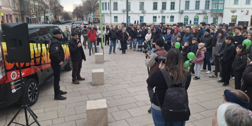 A Mi Hazánk Mozgalom és a Bűnvadászok fóruma Pápán