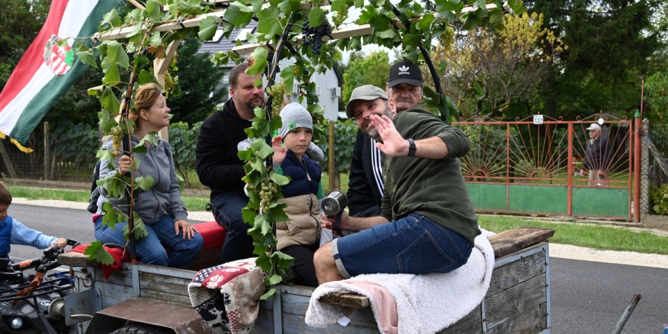 Jól sikerült a szüreti felvonulás