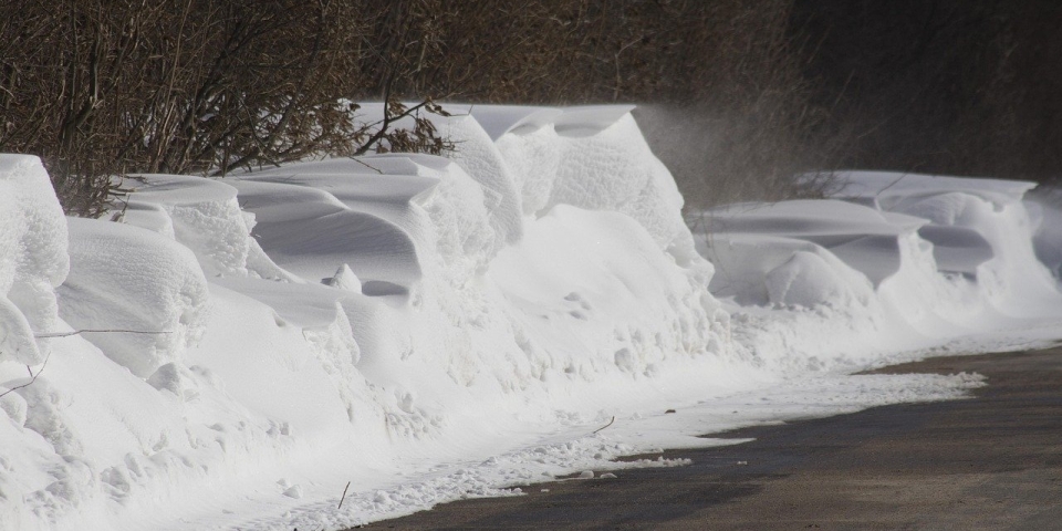 Erős szél jön, hófúvások veszélye a Pápai járásban