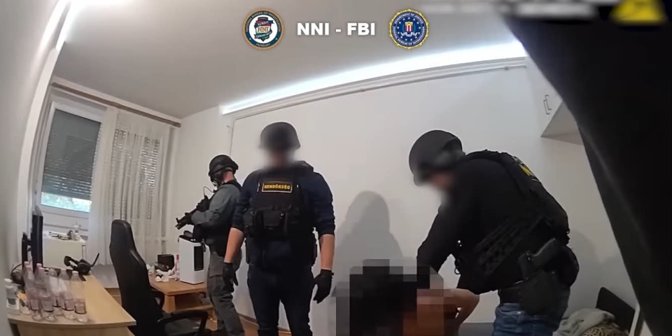 Online fenyegetés - Rendőrök fogtak el egy 16 éves győri fiút (Videóval)