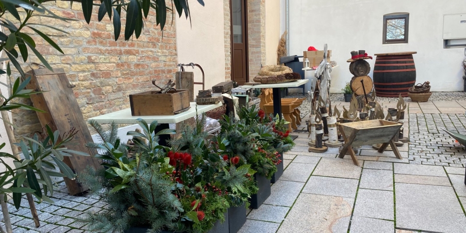 Megnyílik az imatemplom is  különleges lelki útra hív az adventi udvar