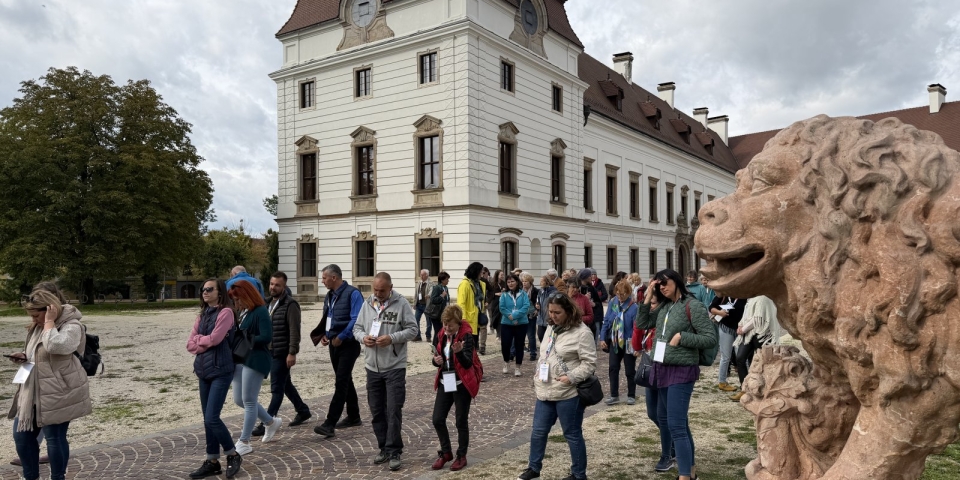 A Virágos Magyarország Önkéntes Zsűri Társasága Pápán járt