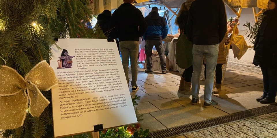 Adventi fények és lelki elcsendesedés  megnyílt a Pannonia Reformata Múzeum adventi udvara