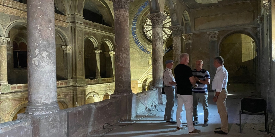 Két ablak, egy új kezdet  Elindulhat a pápai zsinagóga megújulása