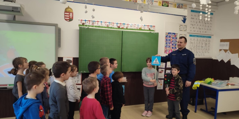 Bűn- és balesetmegelőzés iskolásokkal