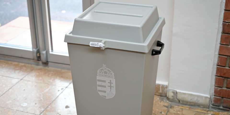 Április 12-én lesznek a választások