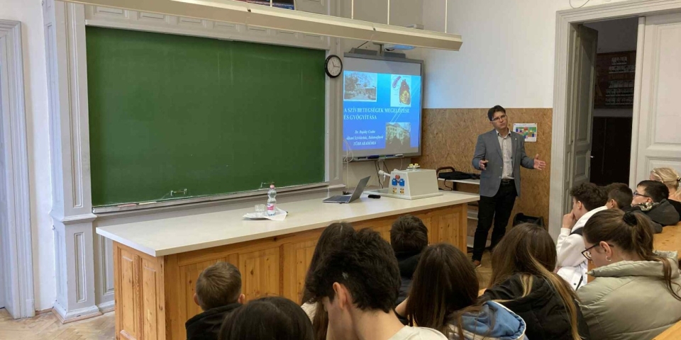 Aki türrös volt, mindig türrös marad  Dr. Bujáky Csaba előadása a Türr Akadémia sorozatban