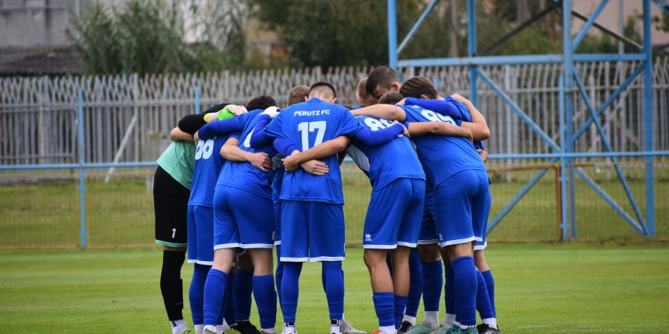 Tíz emberrel fejezte be a meccset Sopronban a Perutz FC