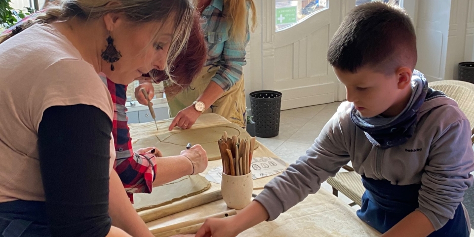 Fényt hoztak az őszbe  kézműves foglalkozás a Pannonia Reformata Múzeumban