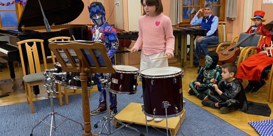 Maskarák és muzsika  vidám farsangi koncert a Bartókban