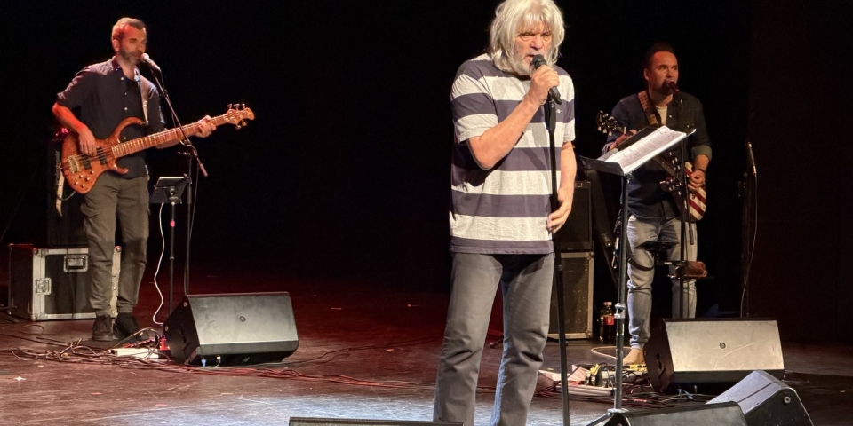 HOBO 80 koncert Pápán  zene, irodalom, történelem találkozása a színpadon