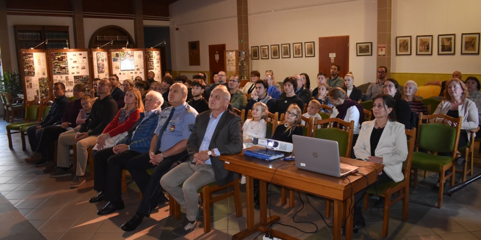 Jubileumi kiállítással ünnepel a Hét Csillag Egyesület