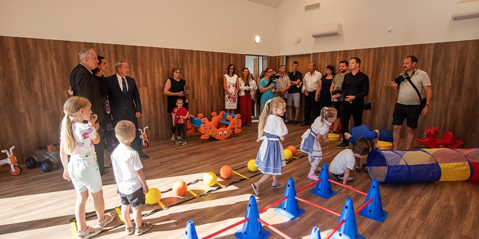 Ovis tornaszoba és bölcsőde készült  tudatos jövőépítés Nyárádon