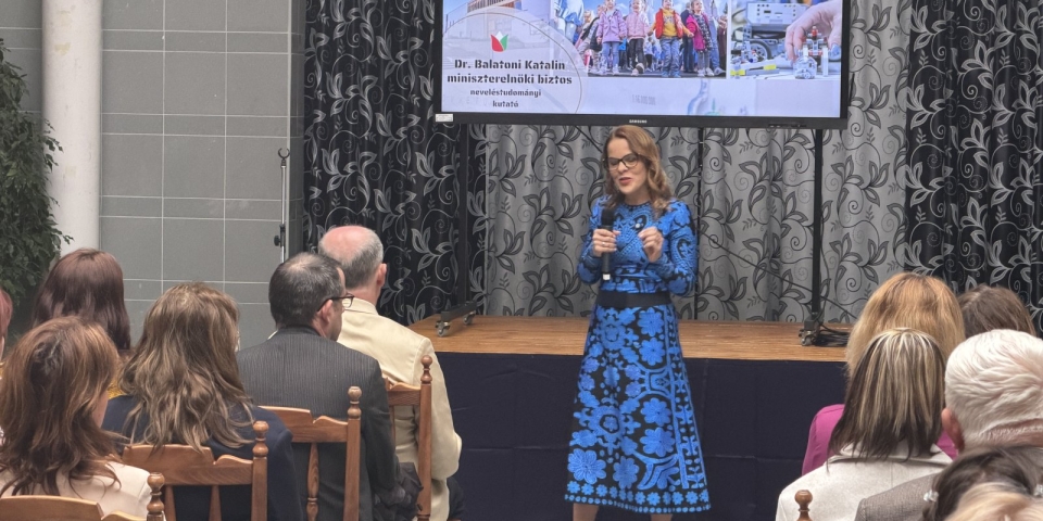 Miniszterelnöki biztos előadása Pápán