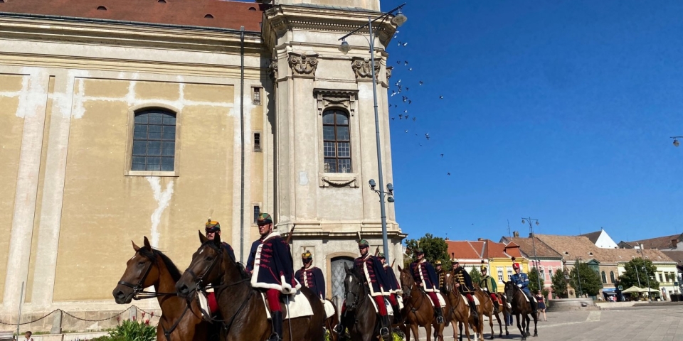 Pápa nem felejti hőseit