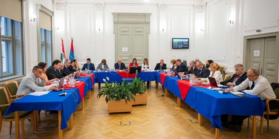 Napirenden a gazdasági társaságok összevonása