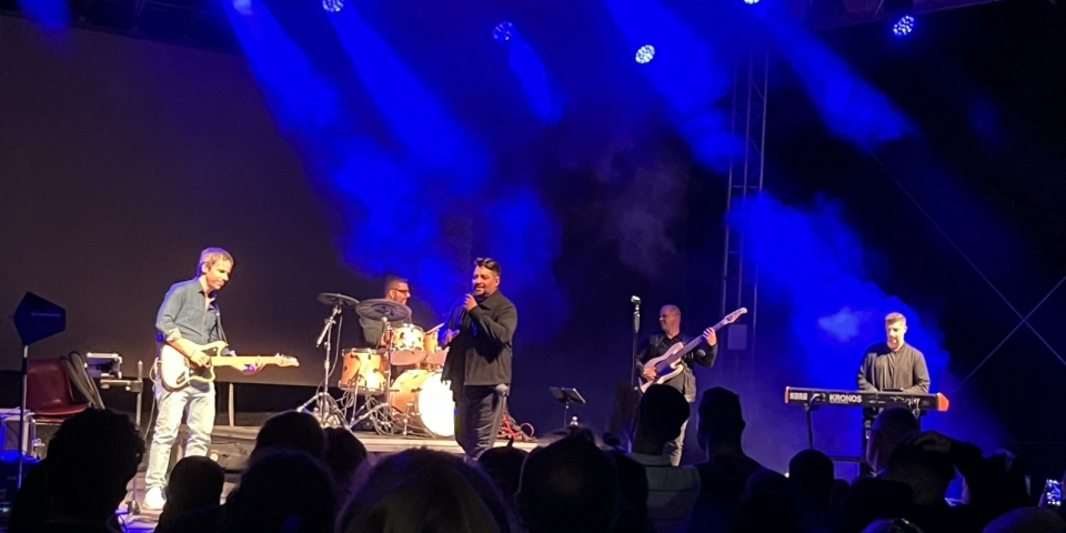Szálltunk a dallal - Caramel koncertezett Pápán