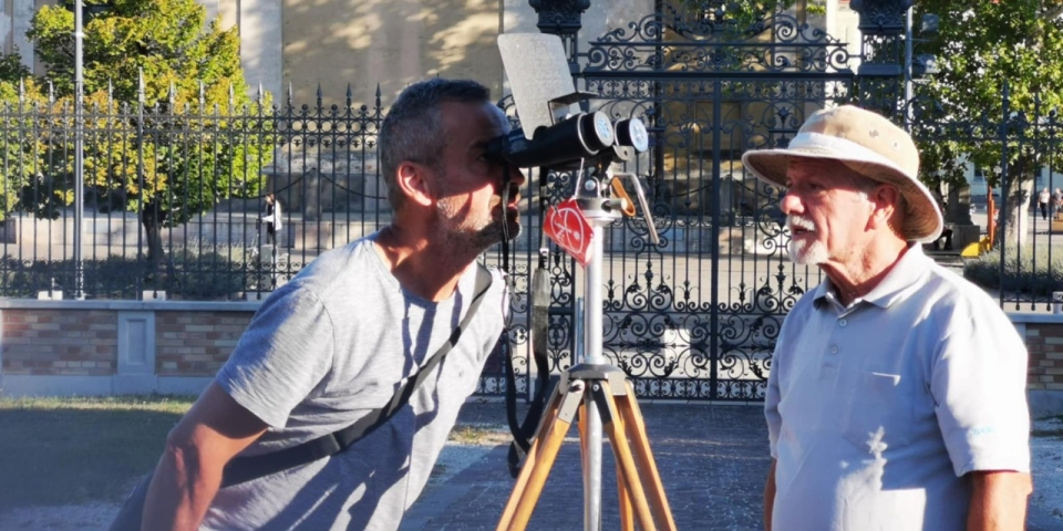 Eszterházy Károly szellemében: csillagászati program a kastély udvarán