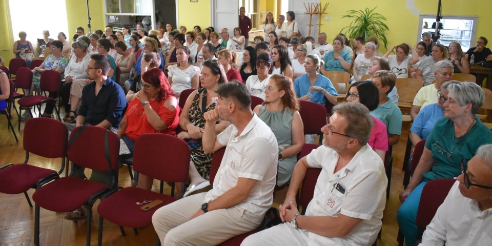 Semmelweis-nap: elismeréseket adtak át a Pápai Gróf Esterházy Kórházban