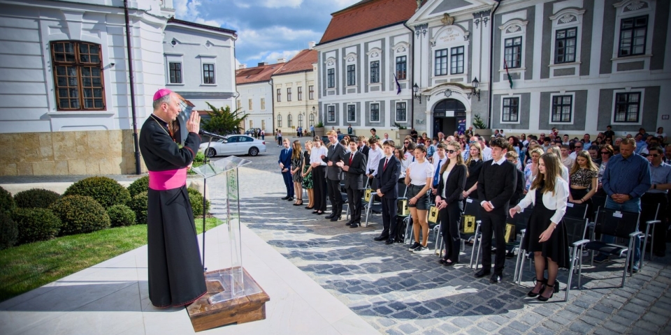 Katolikus iskolás diákok elismerése