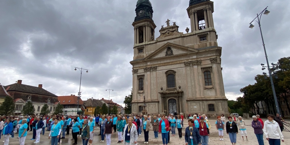 Több százan táncoltak a Fő téren