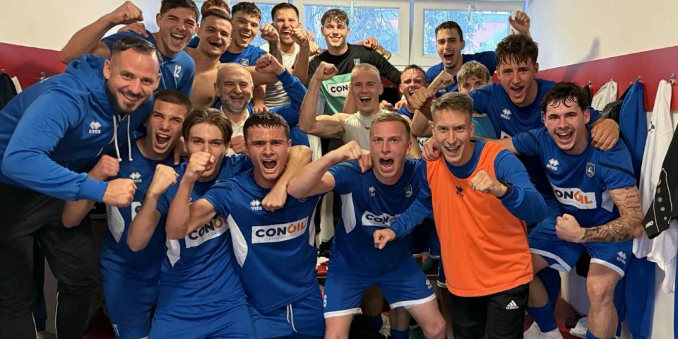 Mentő vitte kórháza a Perutz játékosát