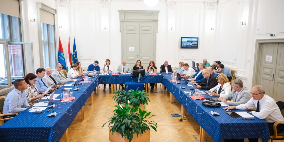 Rendeleteket módosítanak a képviselők