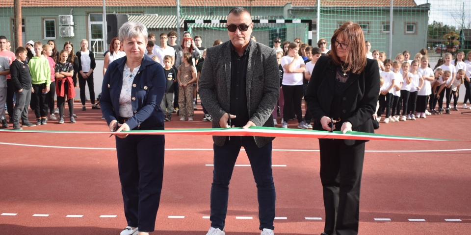 Megújult a mezőlaki iskola sportpályája