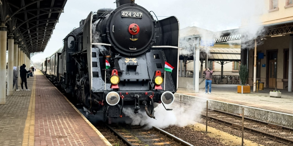 A Bivaly; Pápán; Időutazás a síneken