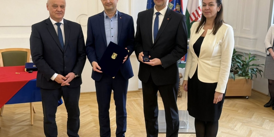 Gazdasági kitekintő és elismerések a pápai Vállalkozók Újévi Fogadásán