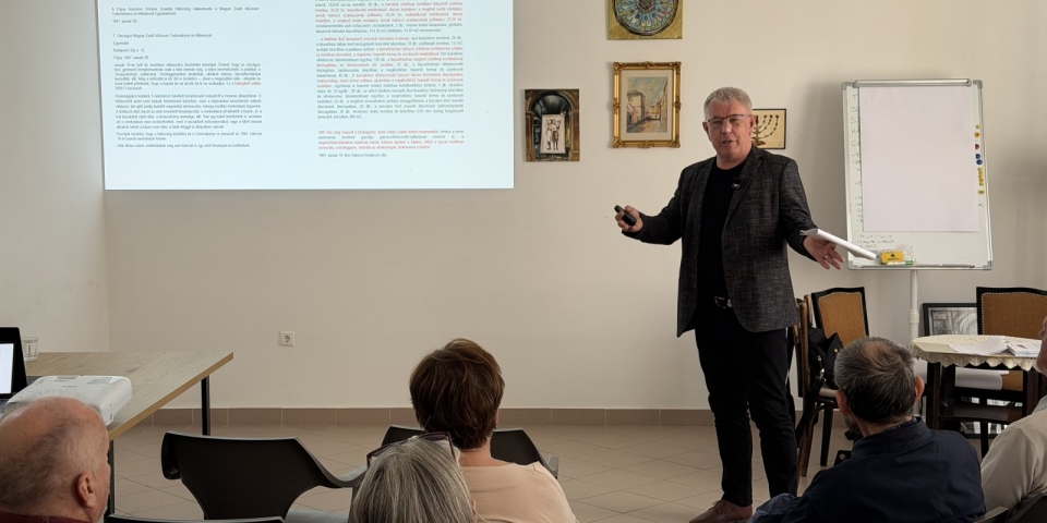 Innováció és szakralitás a pápai zsinagógában
