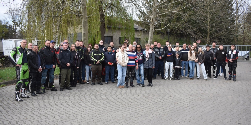 Motorosok hoztak reményt a bántalmazott pápai lány életébe