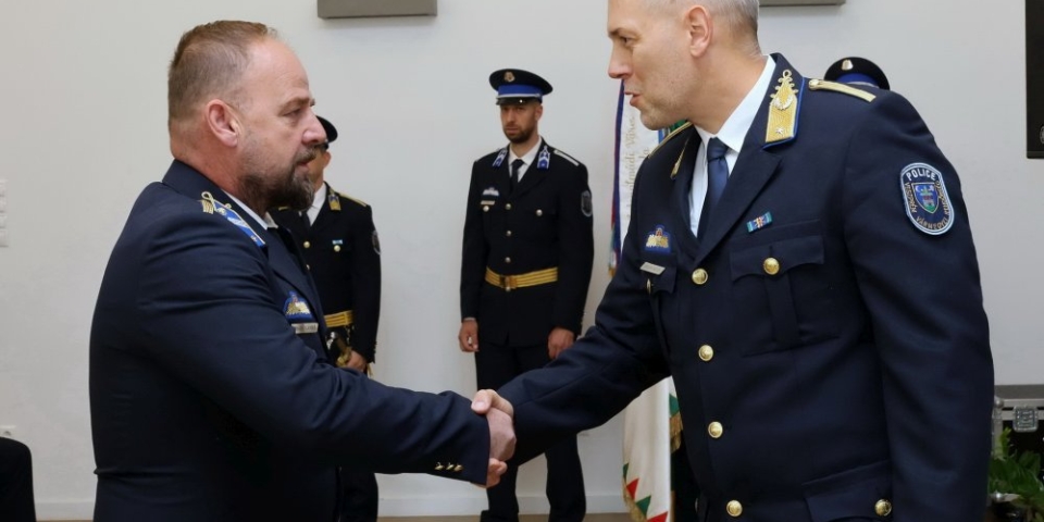 Elismerés rendőreinknek