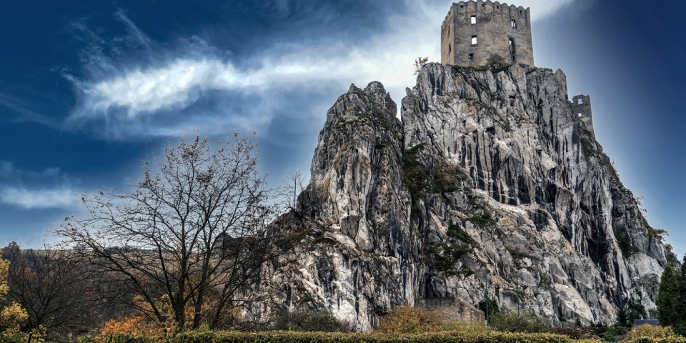 Várak nyomában  Kaiser Ottó Pápán mutatja be új kötetét