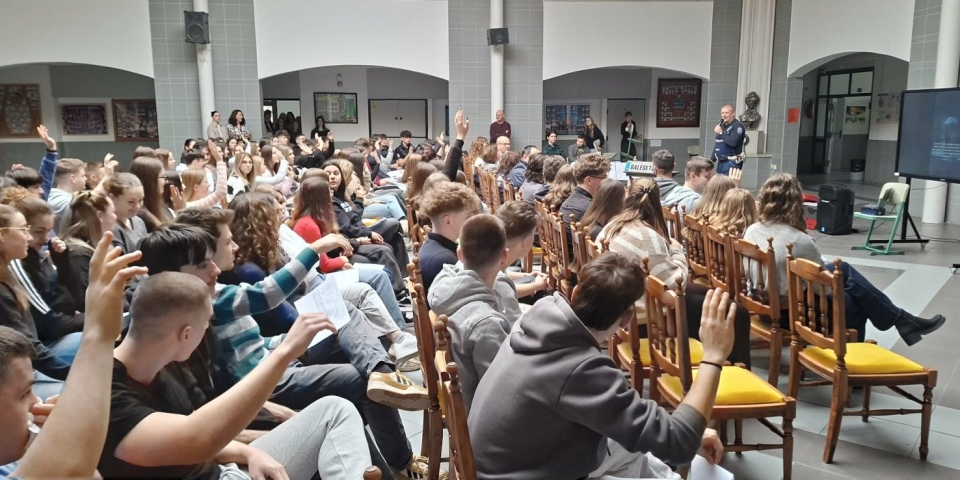 Ahol a médiahír véget ér...  megrázó előadás a közlekedés valóságáról