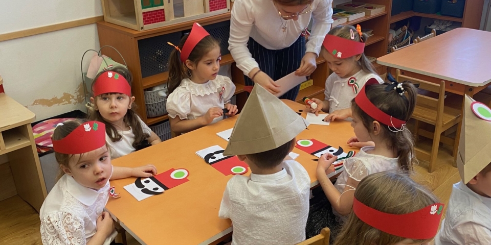 Huszár, Pilvax és kézműveskedés