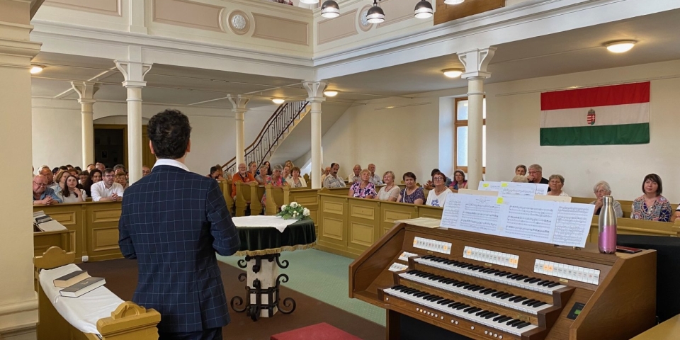 Hangulatos orgonaest Magda Dáviddal Tapolcafőn