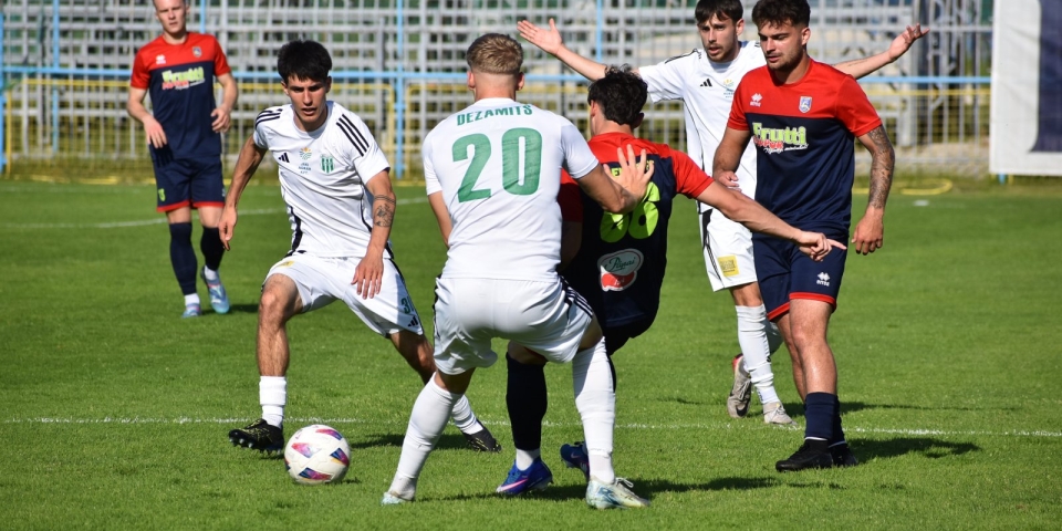 1030 néző és botrány a futballderbin