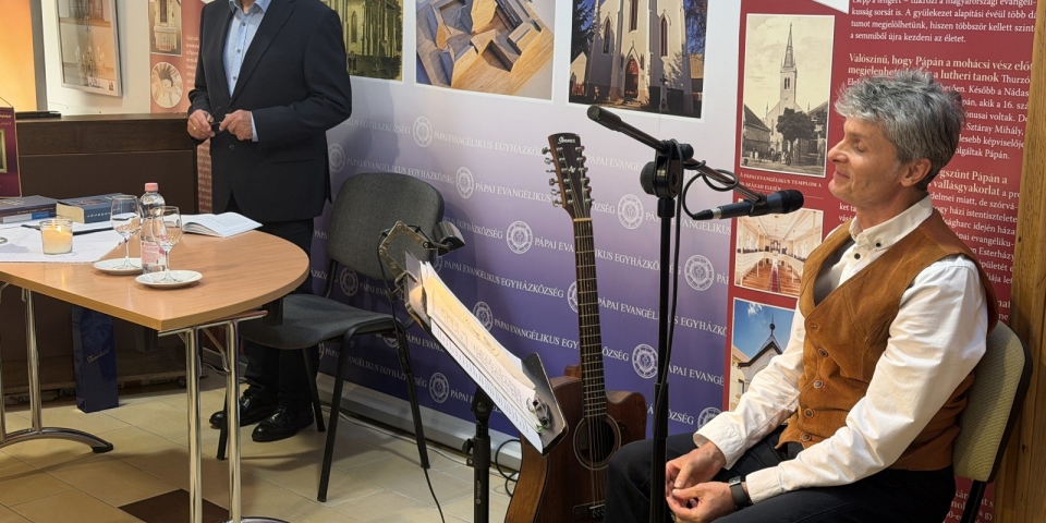 Hit és zene kapcsolata  újabb évad kezdődött a Gyurátz Ferenc Gondolkodó Körben