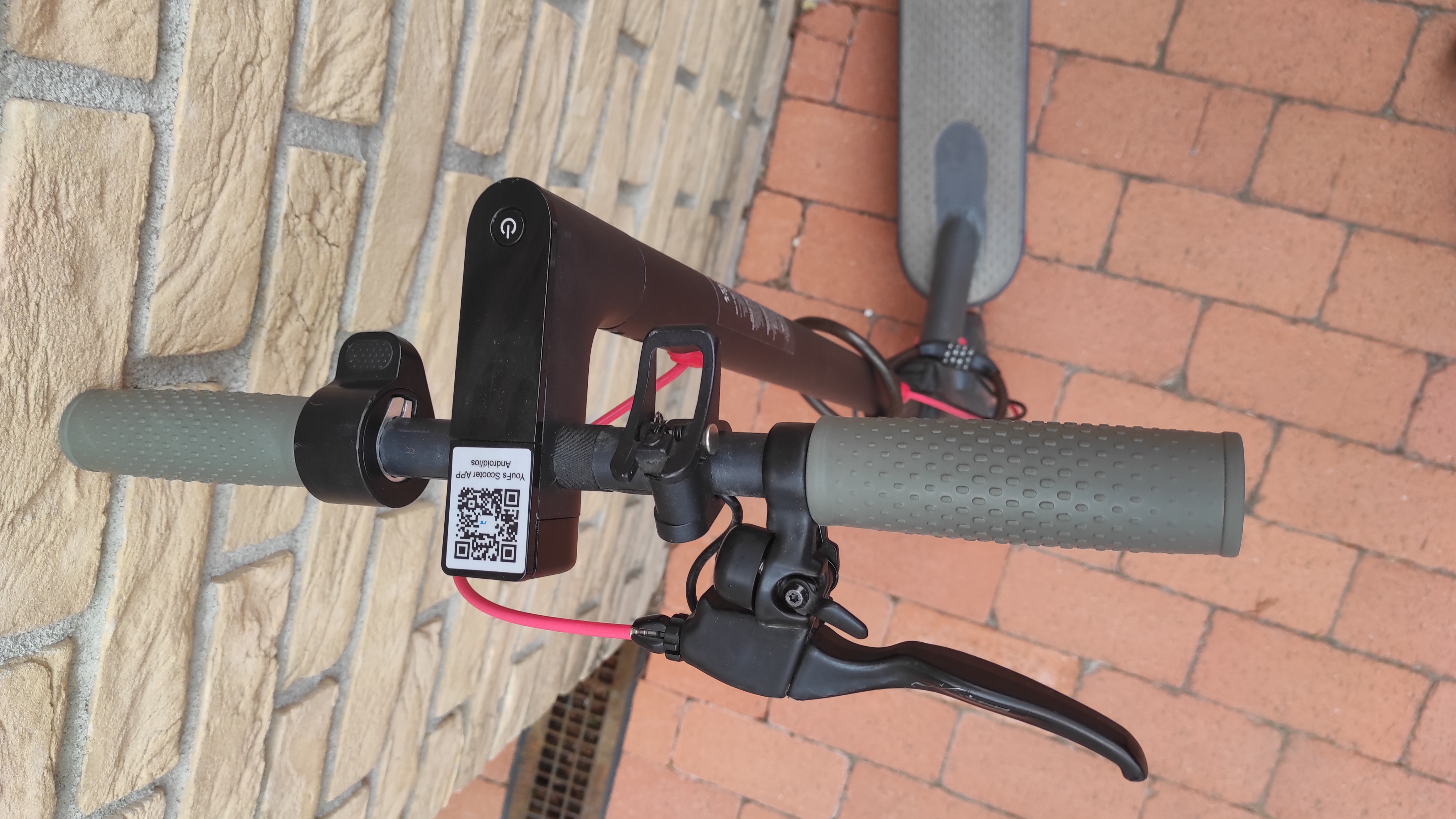 MK083 Pro elektromos roller kormány és kezelőszervek felülnézet